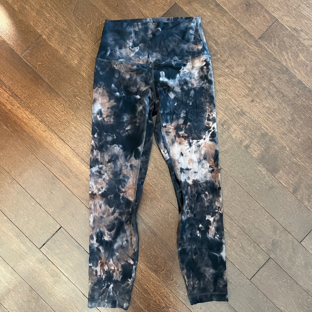 NWOT Lululemon Leggings Size 4